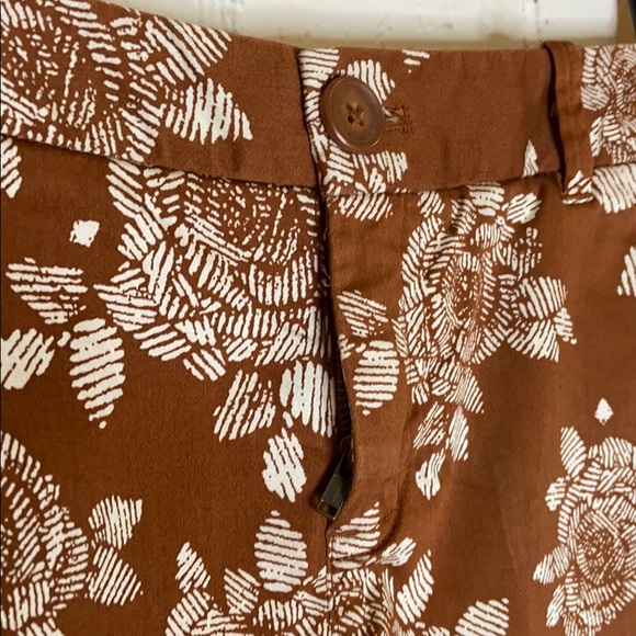 TALULA Floral Chino Shorts - Picture 4 of 5